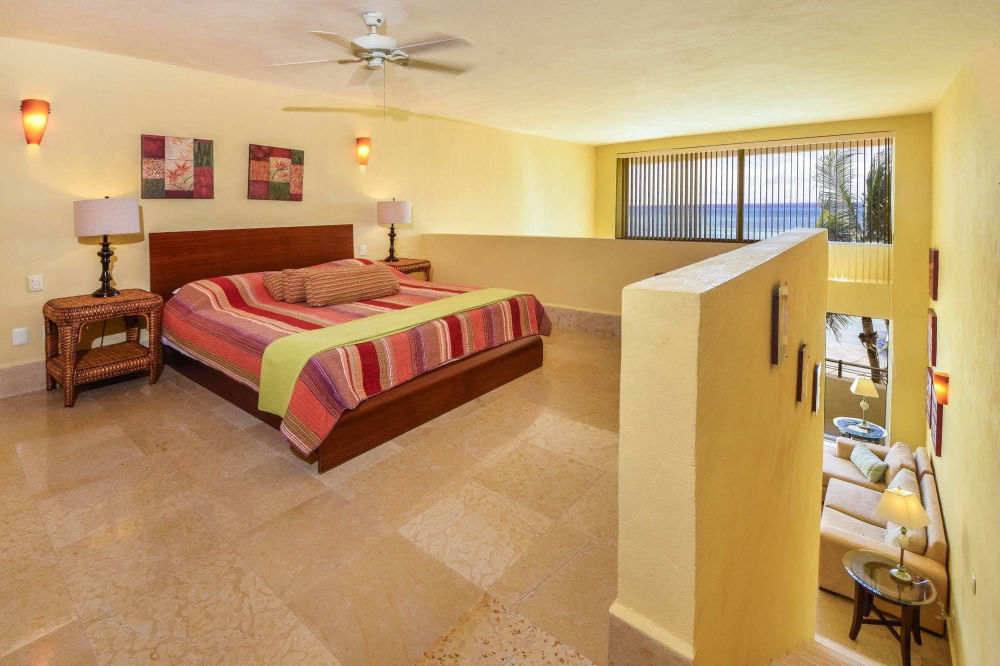 Ocean Plaza Condos Playa del Carmen Exterior photo
