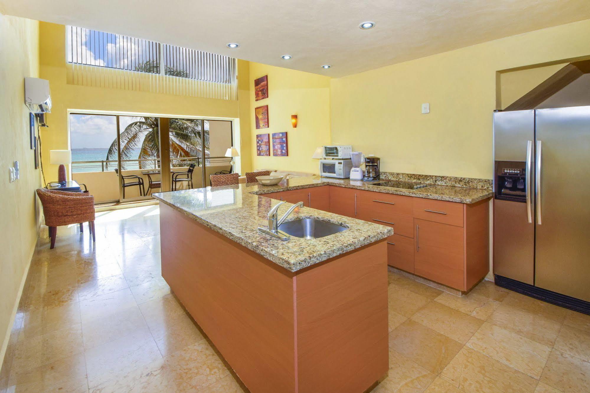 Ocean Plaza Condos Playa del Carmen Exterior photo